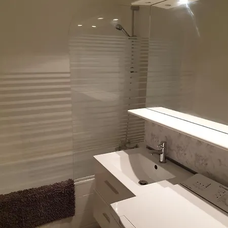 Mulhouse,grand Cosy&lumineux, 78m2 , Pour 5 Personnes