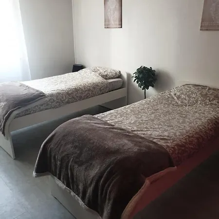 Mulhouse,grand Cosy&lumineux, 78m2 , Pour 5 Personnes *